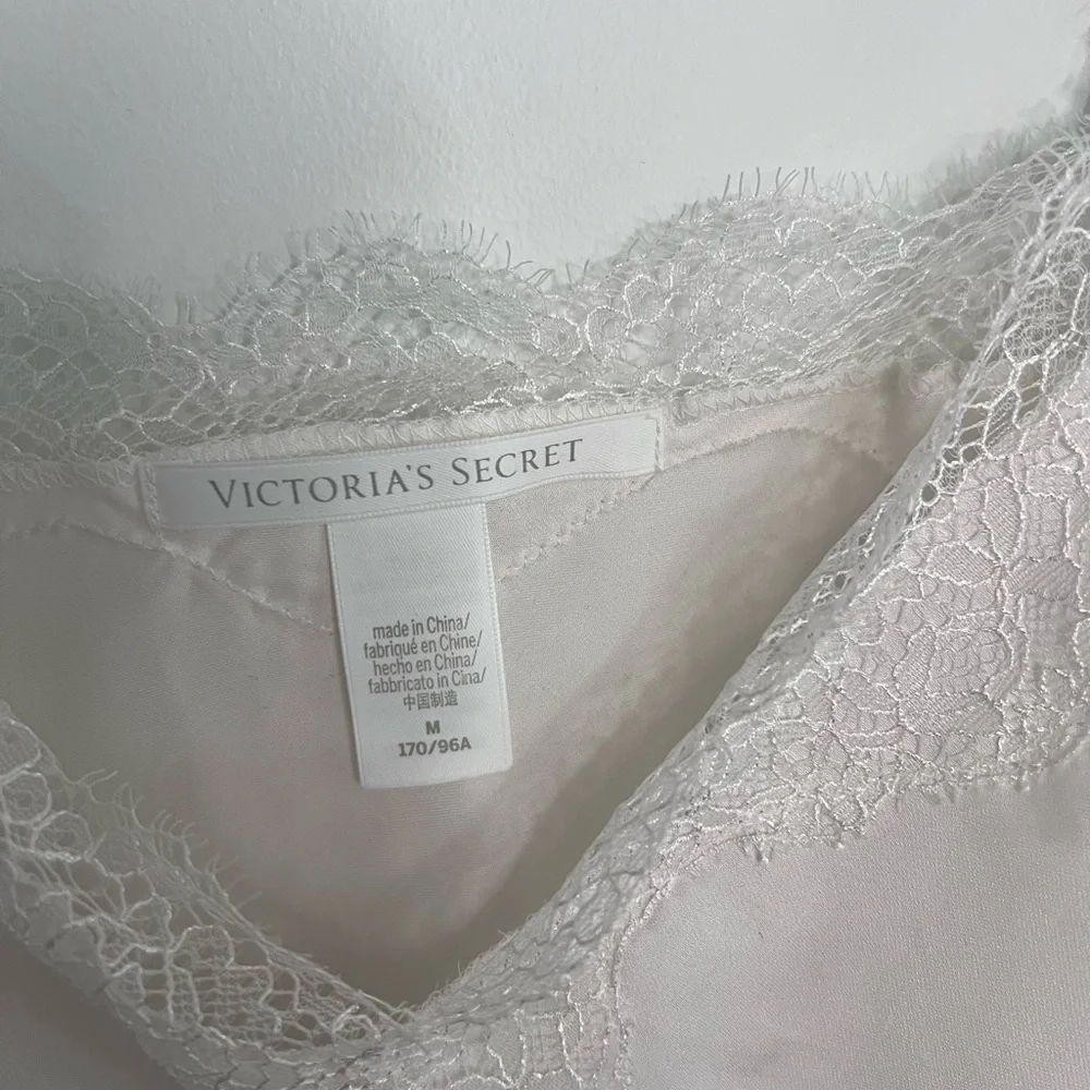 Victoria Secret Satin Lace Trim Adjustable Strap Camisole |Size Medium| - Picture 5 of 6